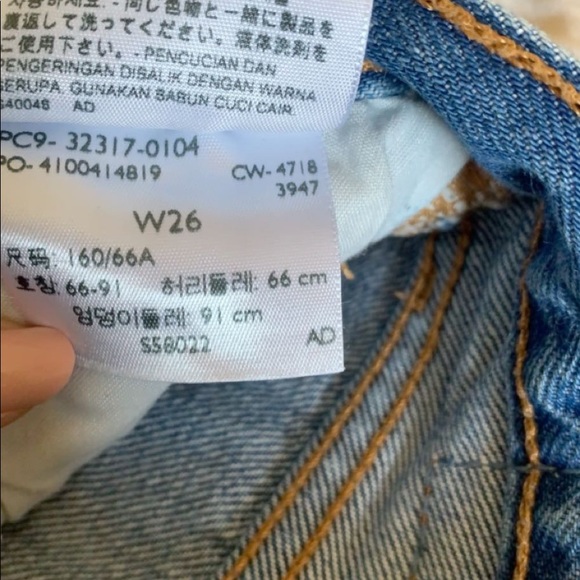 Levi’s shorts - Picture 3 of 3